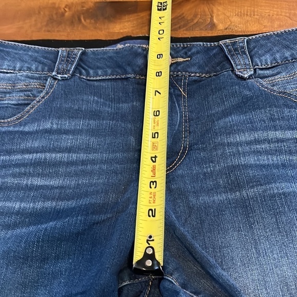 DEMOCRACY jean shorts - Picture 5 of 6